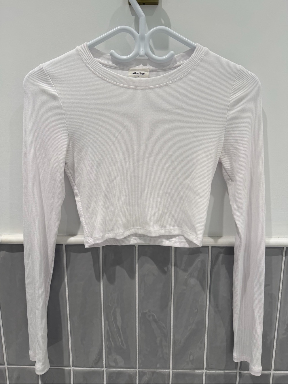 Women’s White ‘Wilfred Free Go-To Cropped Longsleeve’